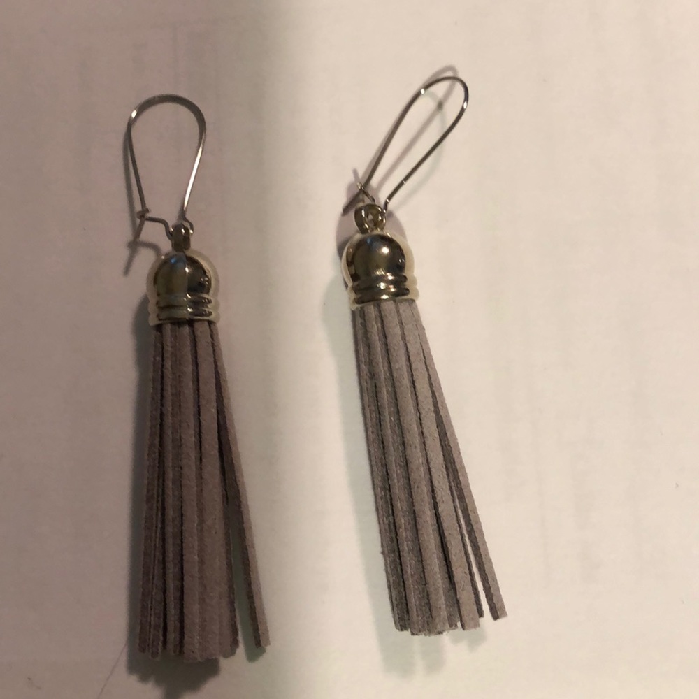 Earrings $15 each or 3 pairs for $30 choose colors - Picture 2 of 3